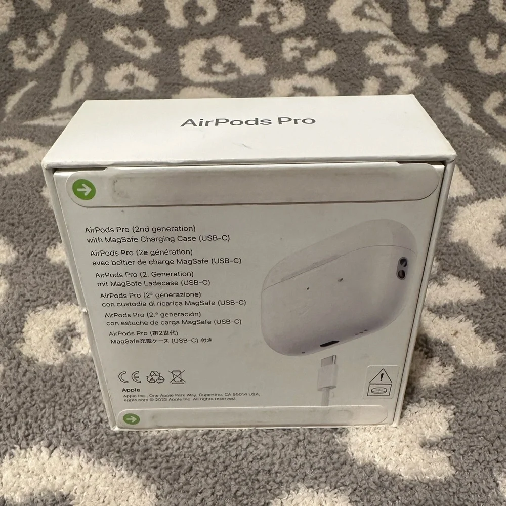 Apple AirPods Pro (2nd generation) with Active Noise Cancellation New 🆕 😍😍